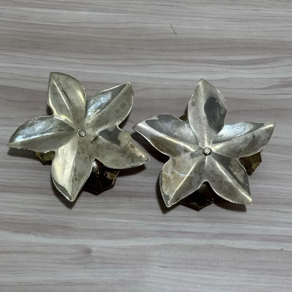 Pair Of Vintage Solid Brass Flower Lotus Water Lily Taper Candlestick Holders